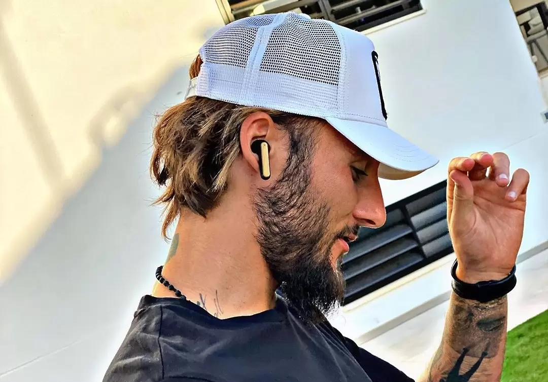 Неманя Гудел е футболистът на Севиля, който е заразен с COVID-19 - Испания