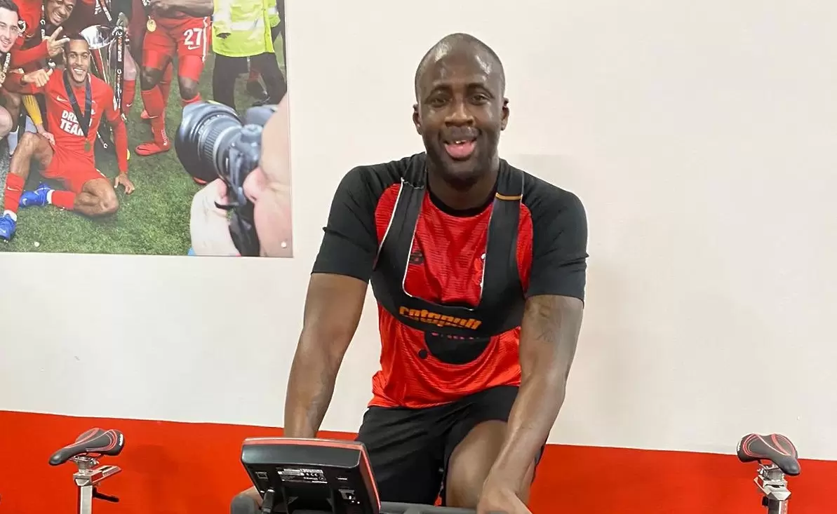 Яя Туре тренира с нискоразряден английски тим - Англия