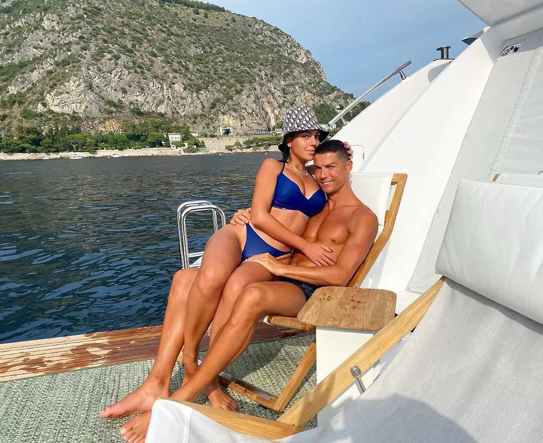 https://www.instagram.com/cristiano/