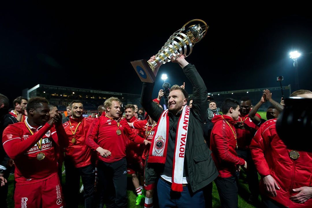 https://www.instagram.com/royalantwerpfc