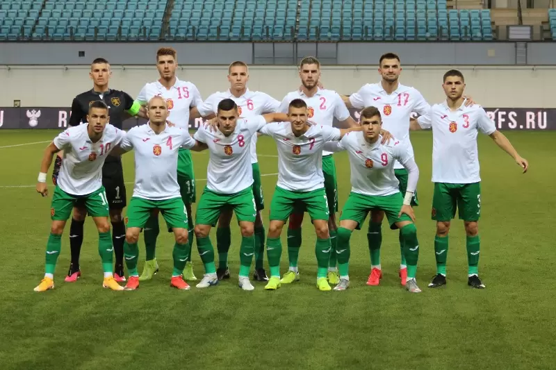 Още двама с COVID-19 при младежите, Антов аут заради вирус - Национален отбор
