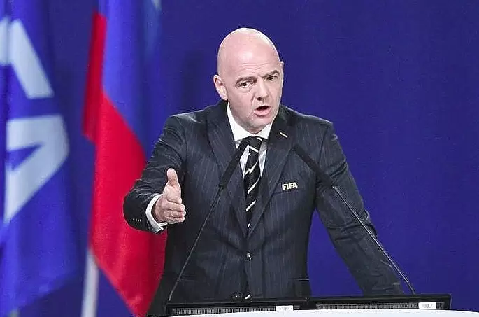 Мино Райола към Инфантино: Искаш  футболът да е като Северна Корея? - Световен футбол