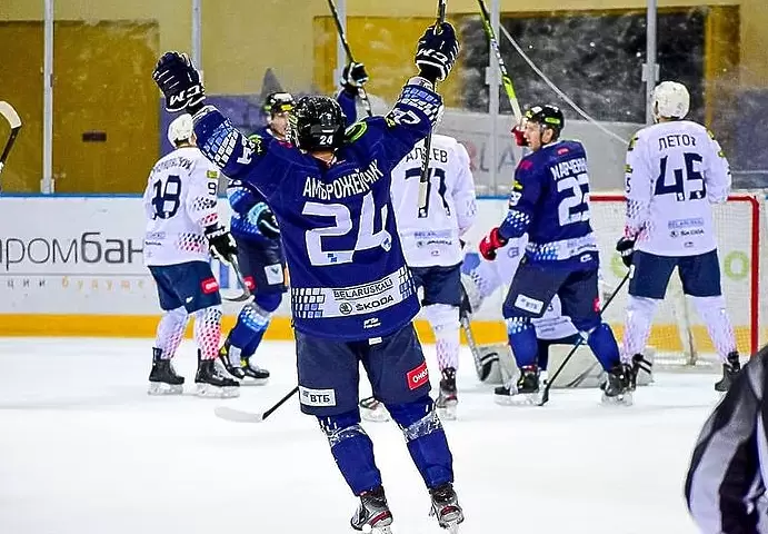 https://hcmolodechno.hockey.by/
