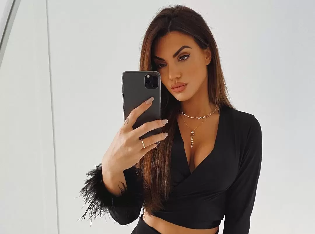 instagram.com/melodiepe