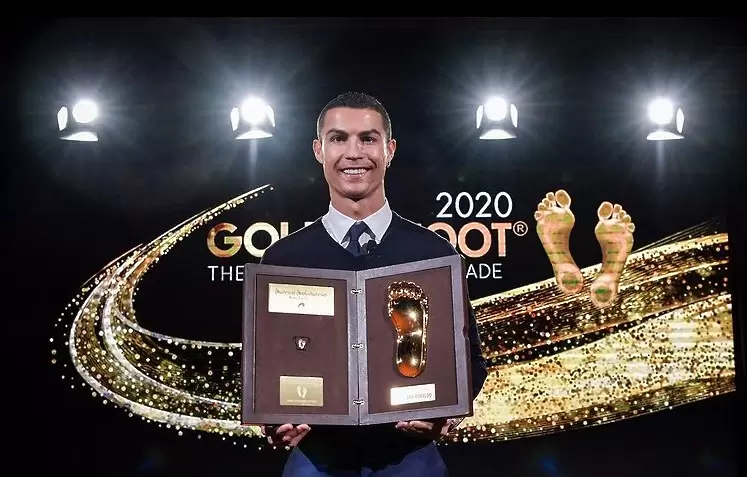 https://www.instagram.com/cristiano/