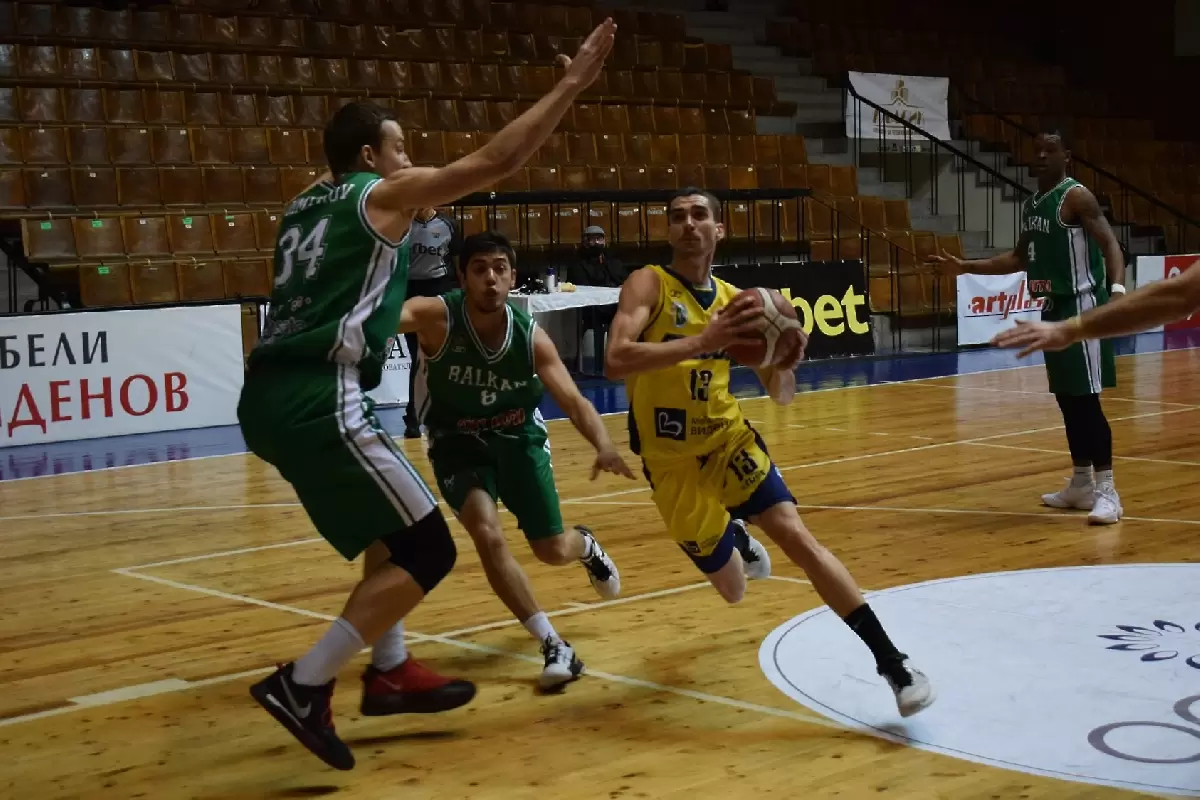 https://basketball.bg/