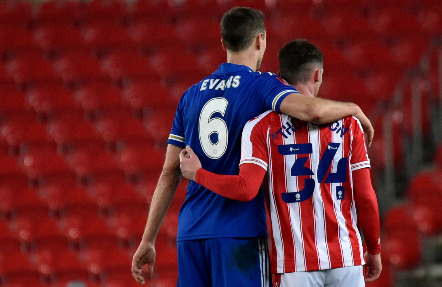 Лестър продължава без затруднения във ФА Къп