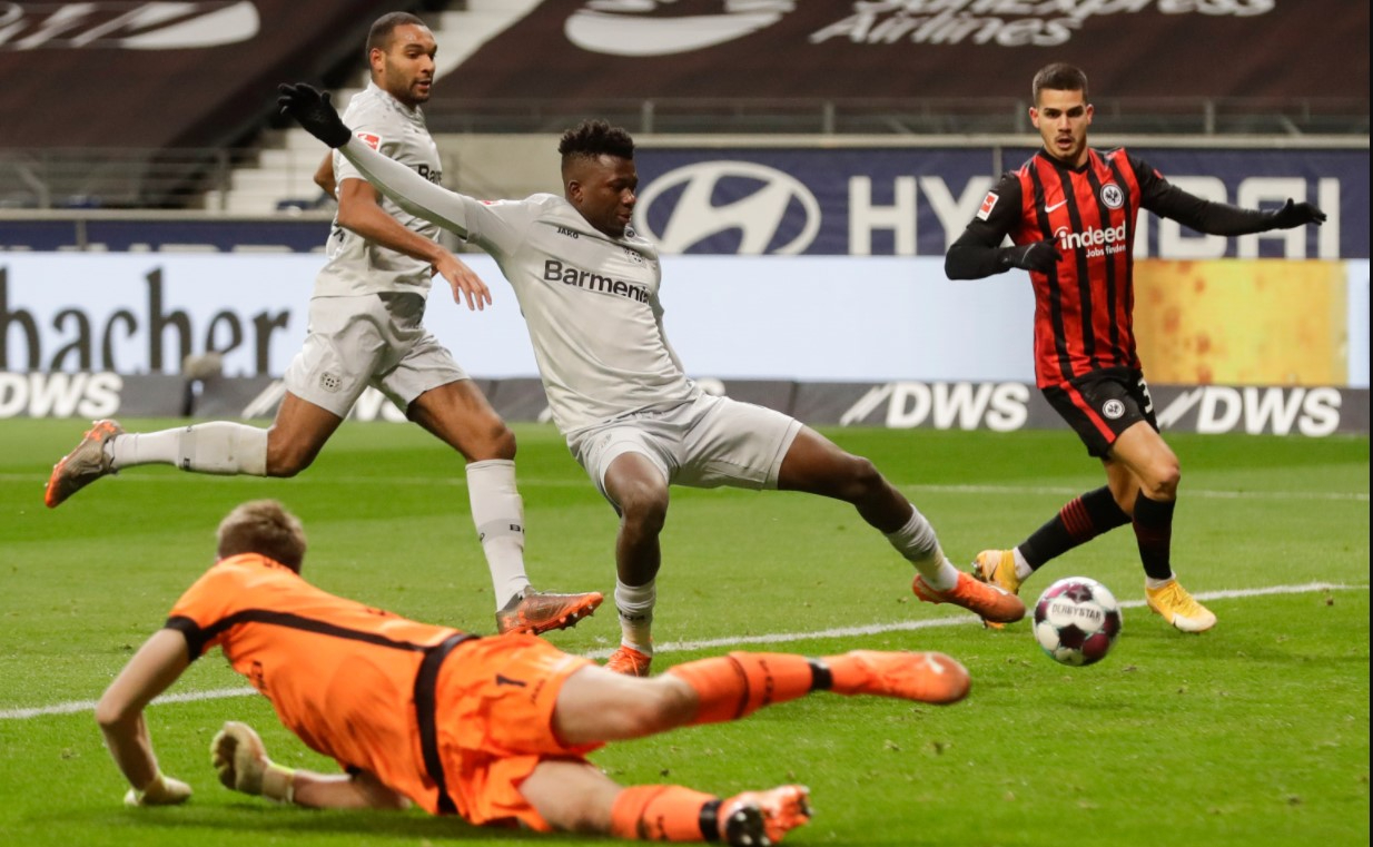 Леверкузен вкара топ гол, но загуби (ВИДЕО)