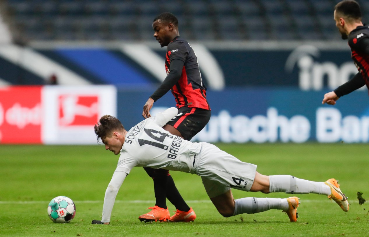 Леверкузен вкара топ гол, но загуби (ВИДЕО)