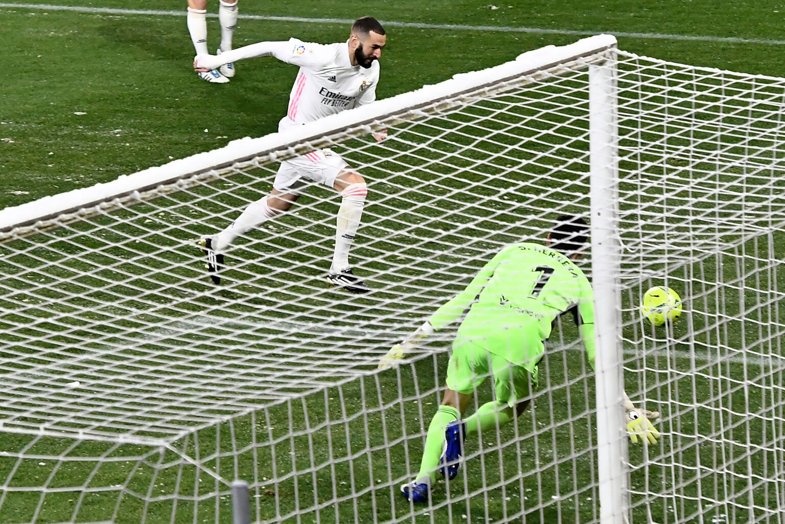 Реал Мадрид замръзна и се издъни срещу предпоследния в Ла Лига