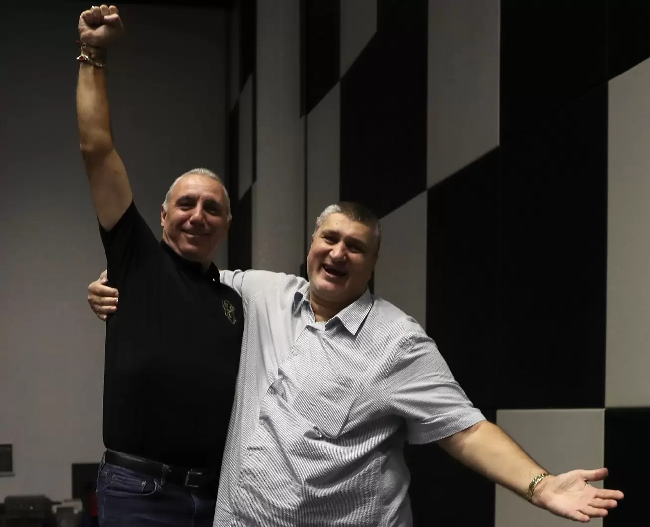 Стоичков към волейнационалите: Българи, юнаци, бийте Австрия!