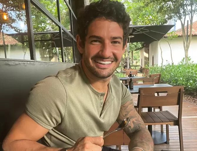 https://www.instagram.com/pato/