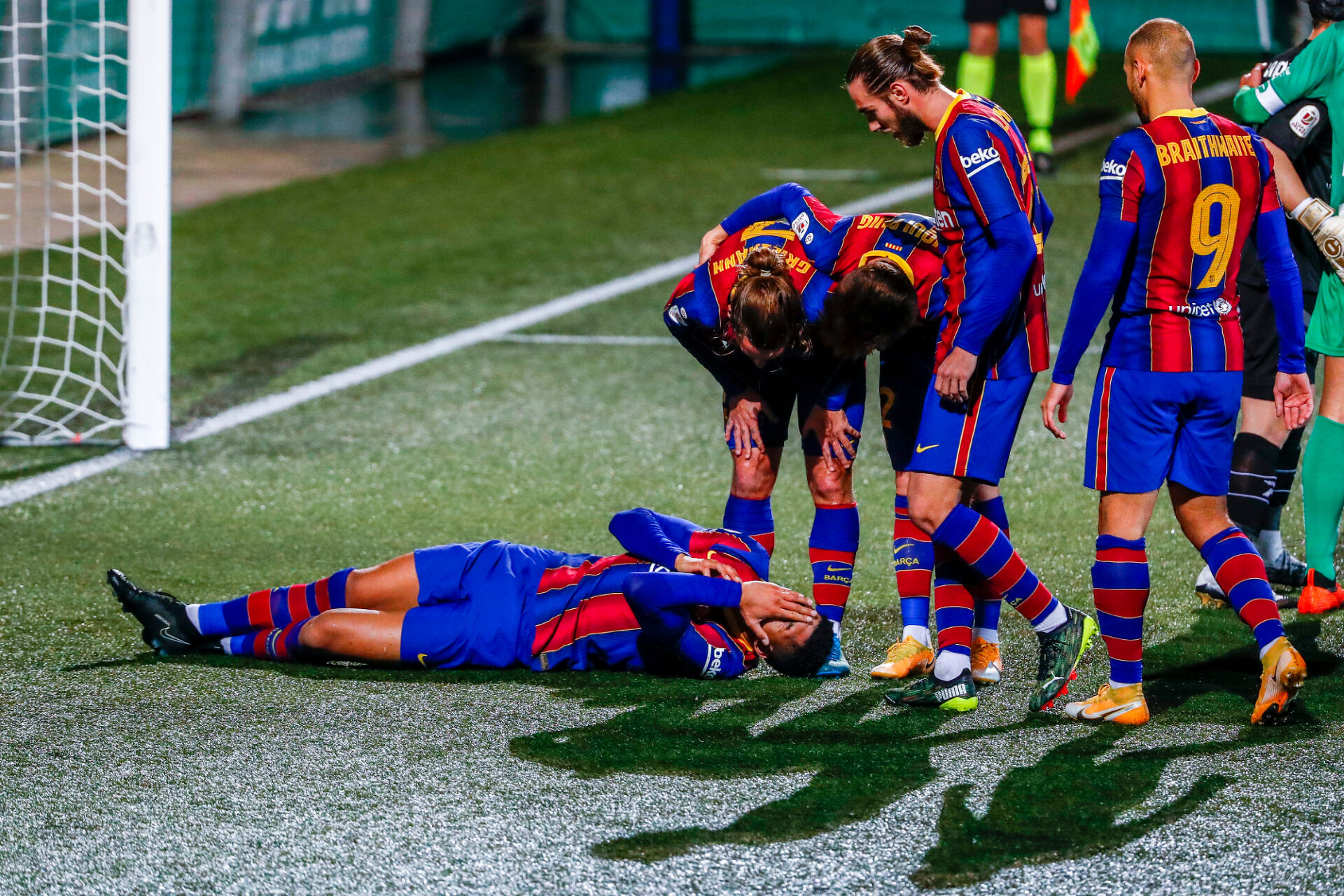 Барселона разочарова, но се класира за 1/8-финалите на Купата на Краля