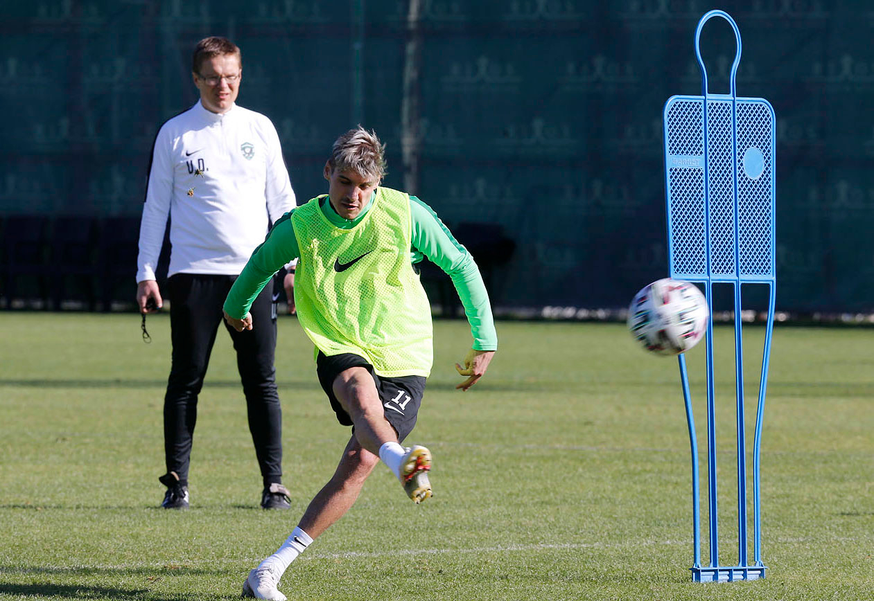 Двама не тренират с Лудогорец