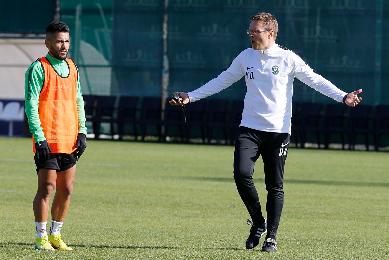 Двама не тренират с Лудогорец