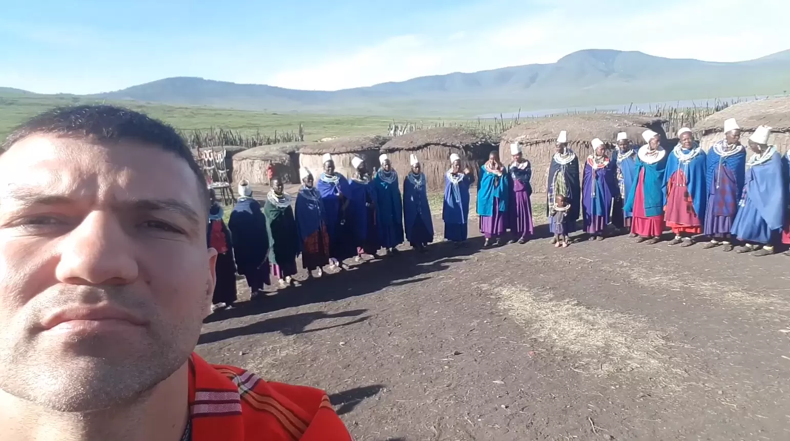 Тервел Пулев се срещна с хора от племето Масаи (ВИДЕО)