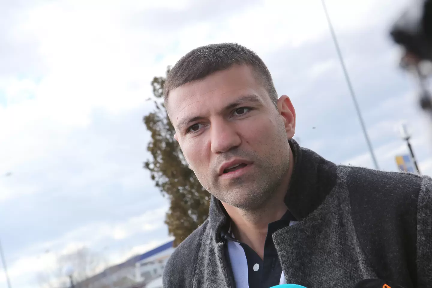 Антон Узунов