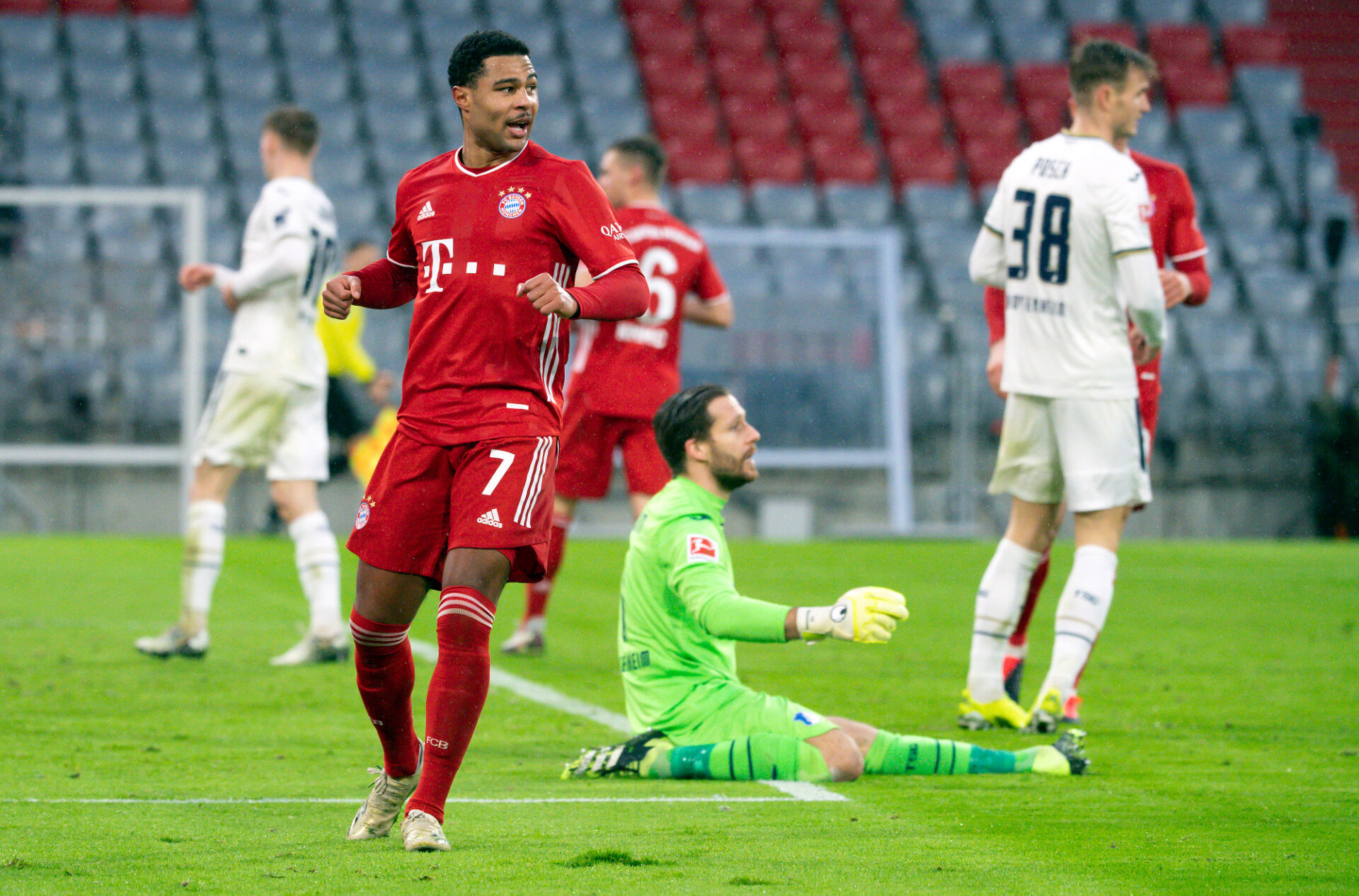 Байерн прегази Хофенхайм и изглежда недостижим на върха