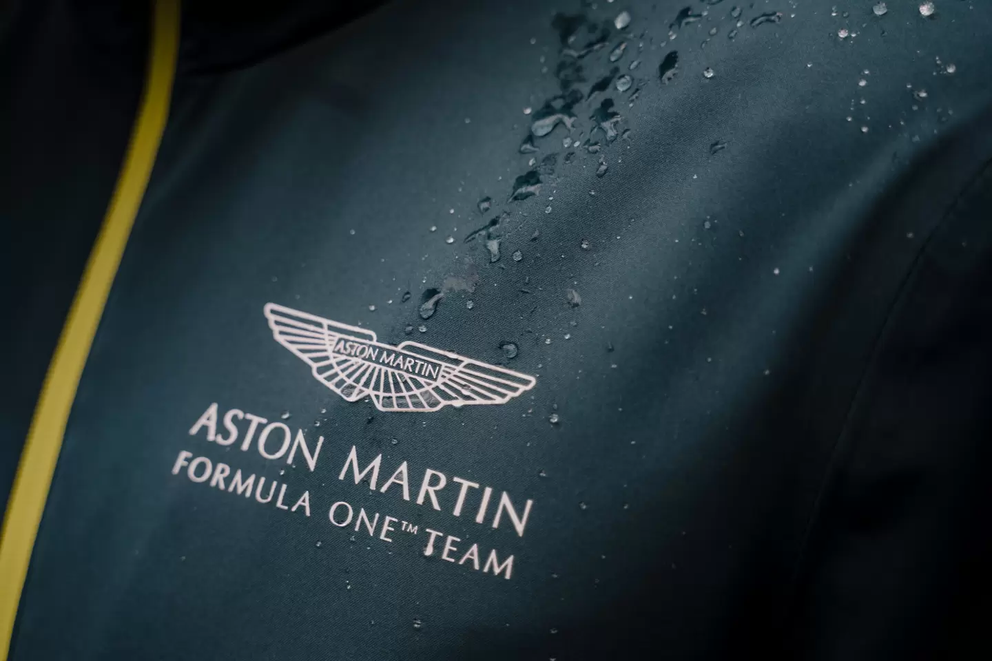https://twitter.com/astonmartinf1