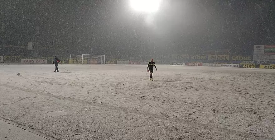 Арктичен студ и сняг в страната при подновяването на efbet Лига