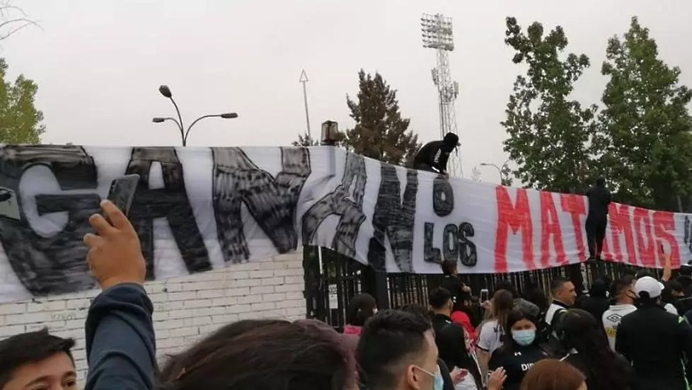 В Чили не си играят: Или побеждавате, или ви убиваме (ВИДЕО)