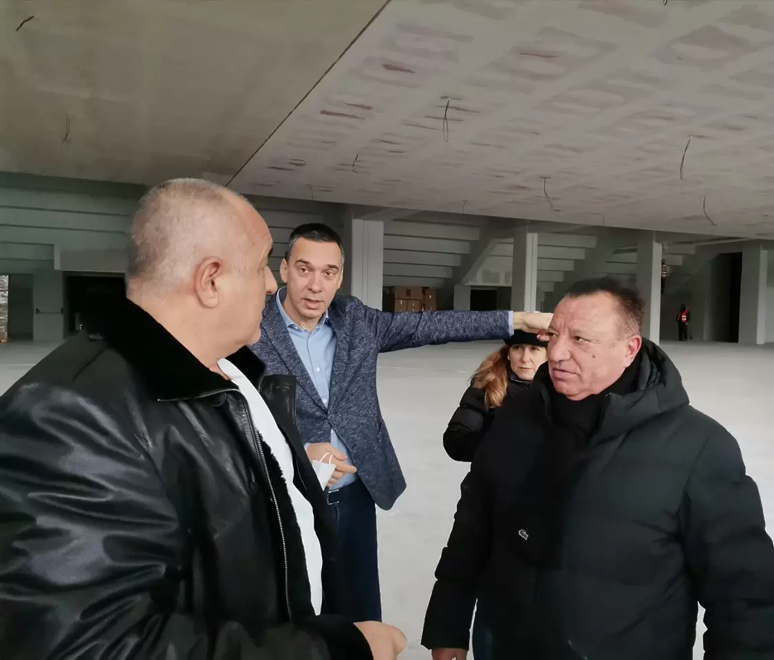 Премиерът направи инспекция на новата спортна зала в Бургас