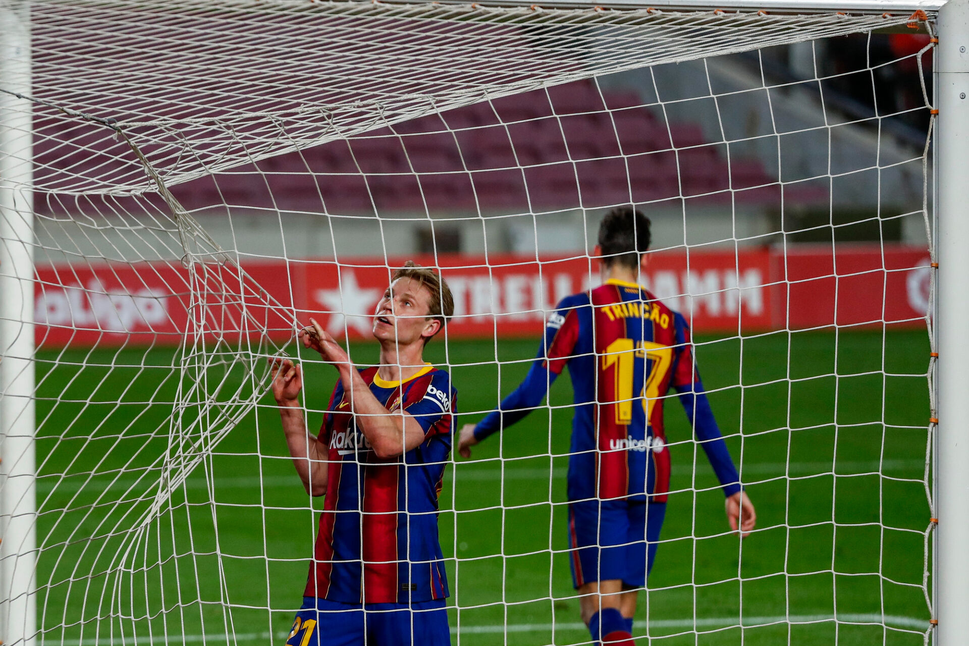 Барселона вече е на 5 точки от Атлетико и на 2 от Реал (ВИДЕО)