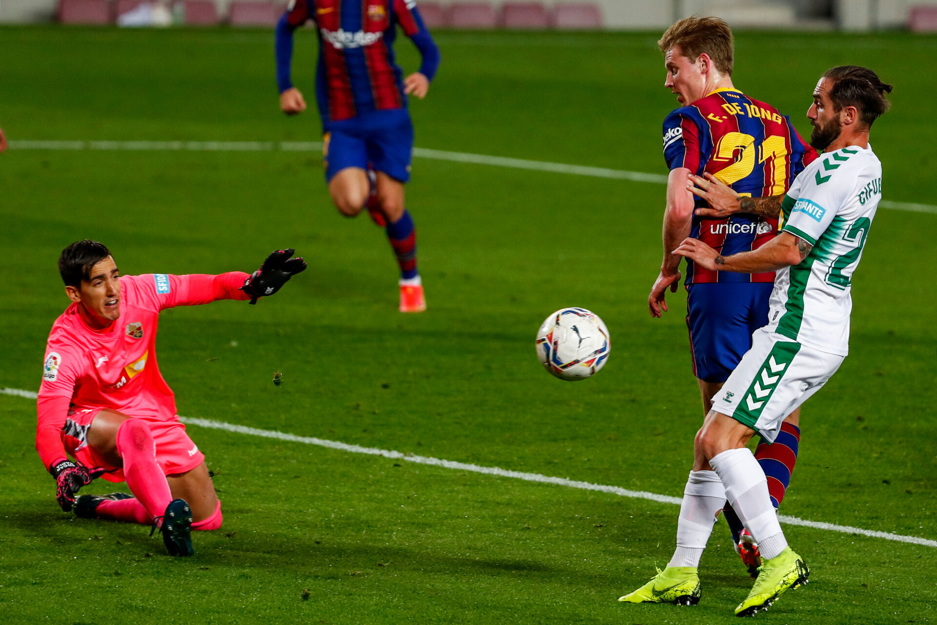 Барселона вече е на 5 точки от Атлетико и на 2 от Реал (ВИДЕО)