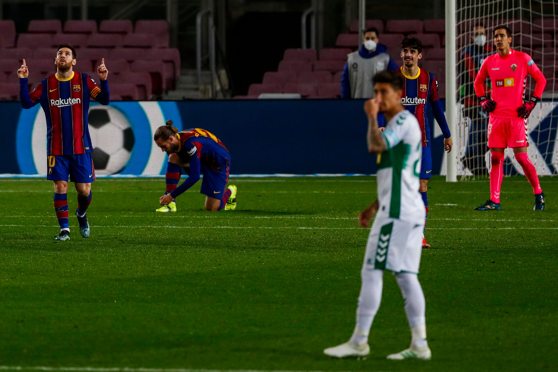 Барселона вече е на 5 точки от Атлетико и на 2 от Реал (ВИДЕО)