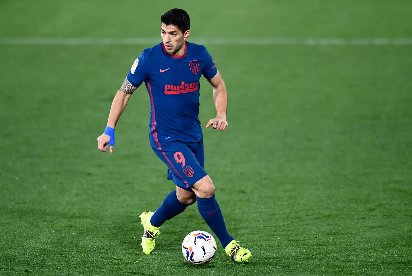 Диего Форлан: Напускането на Суарес е голяма грешка на Барселона