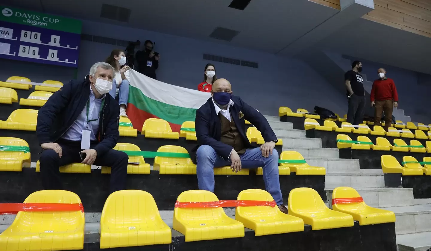 Министър Кралев подкрепи националите ни за Купа ''Дейвис''