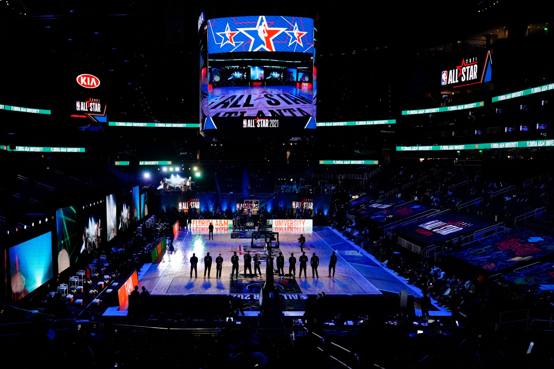 Отборът на ЛеБрон Джеймс победи тима на Кевин Дюрант в Мача на звездите в НБА