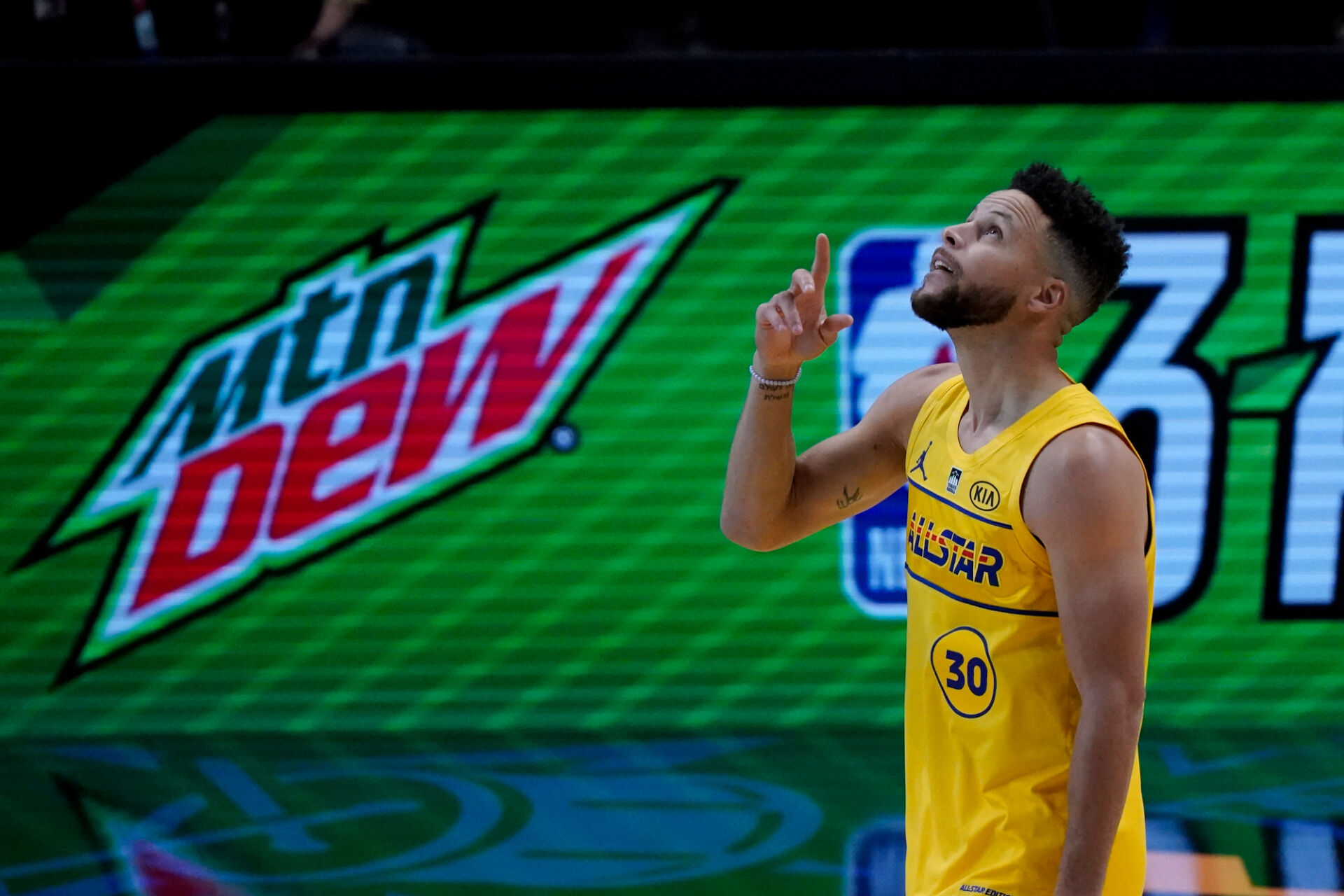 Отборът на ЛеБрон Джеймс победи тима на Кевин Дюрант в Мача на звездите в НБА