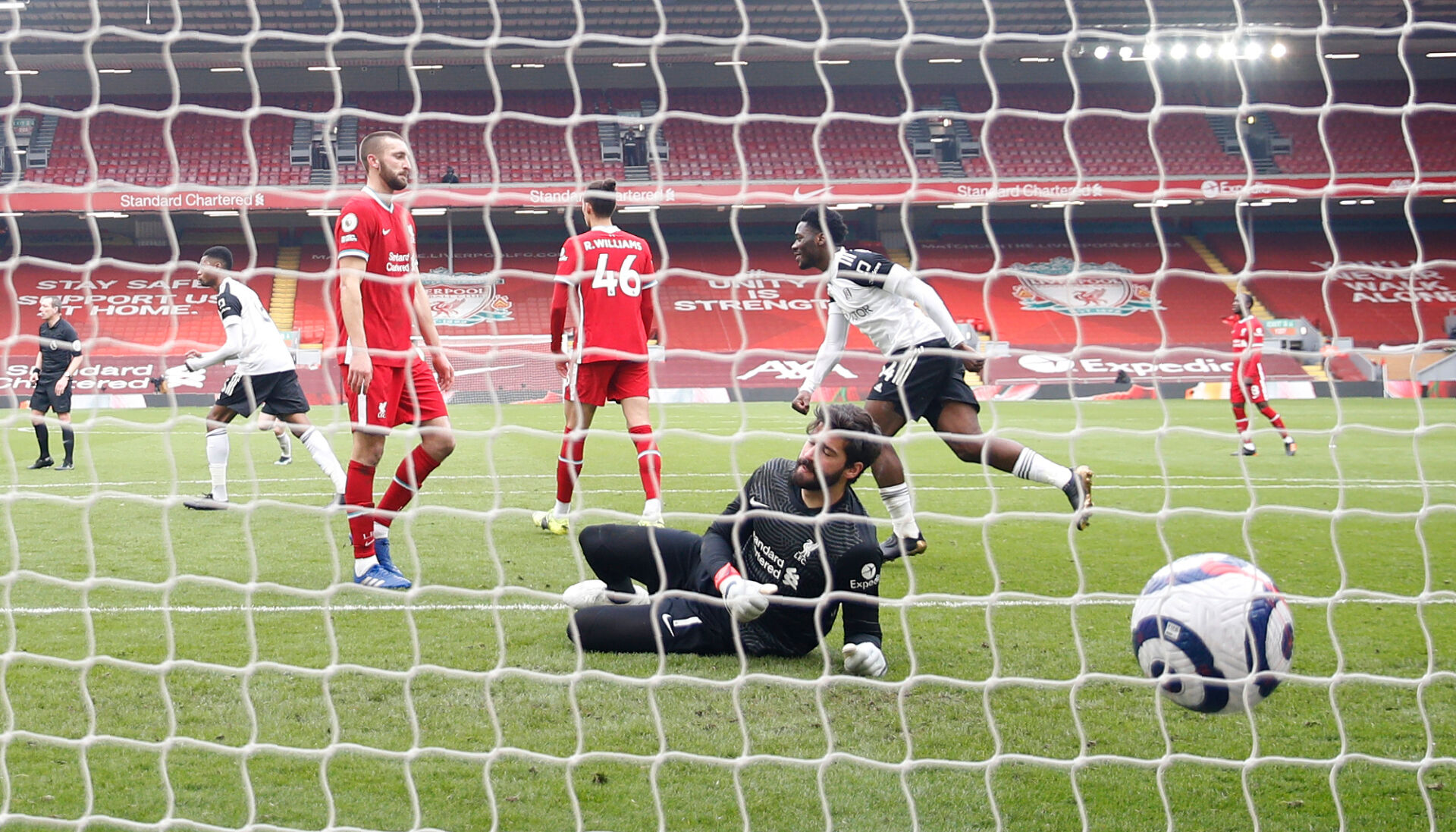 Кошмарът за Ливърпул няма край – шеста поредна загуба на ‘‘Анфийлд‘‘ (ВИДЕО)