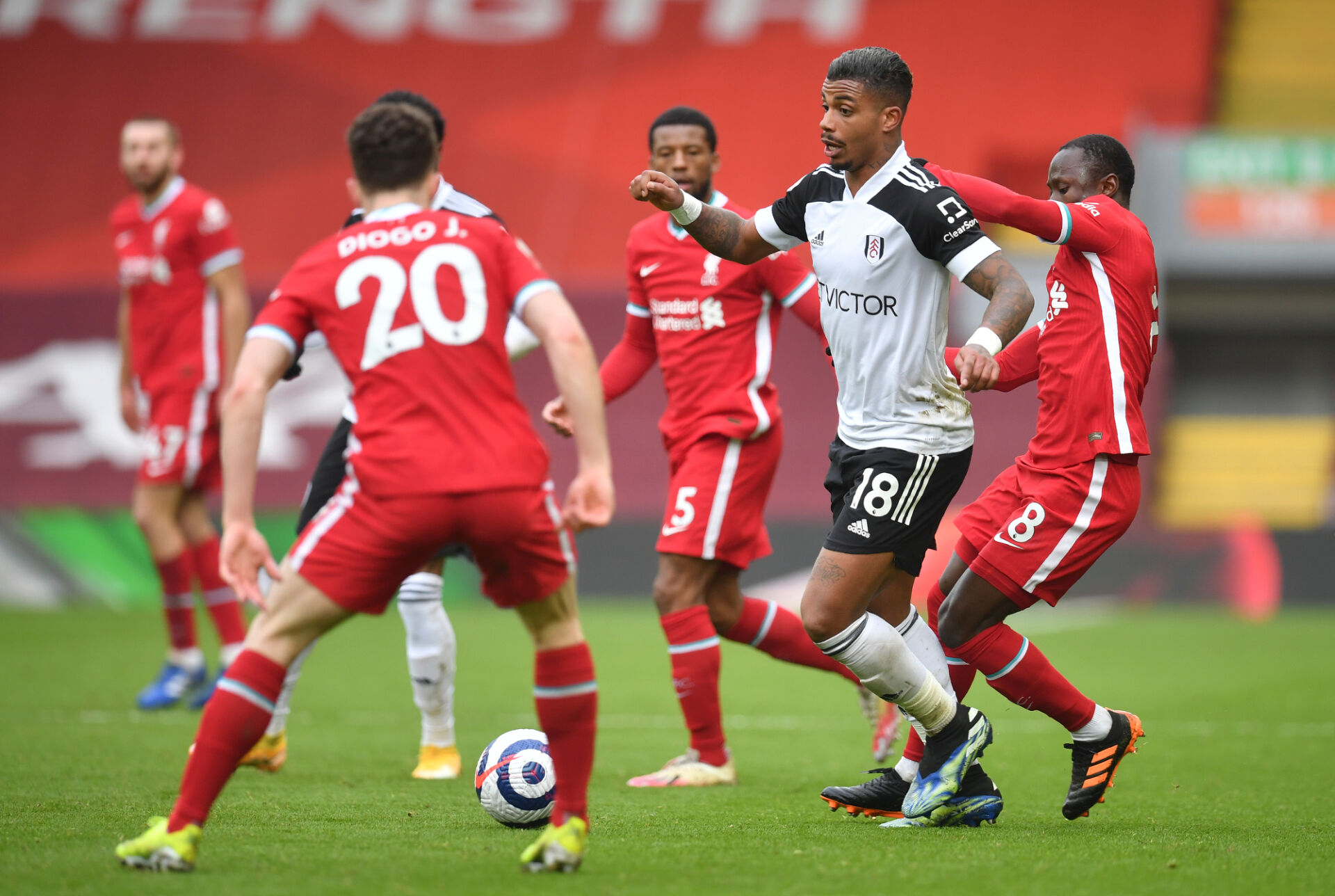 Кошмарът за Ливърпул няма край – шеста поредна загуба на ‘‘Анфийлд‘‘ (ВИДЕО)