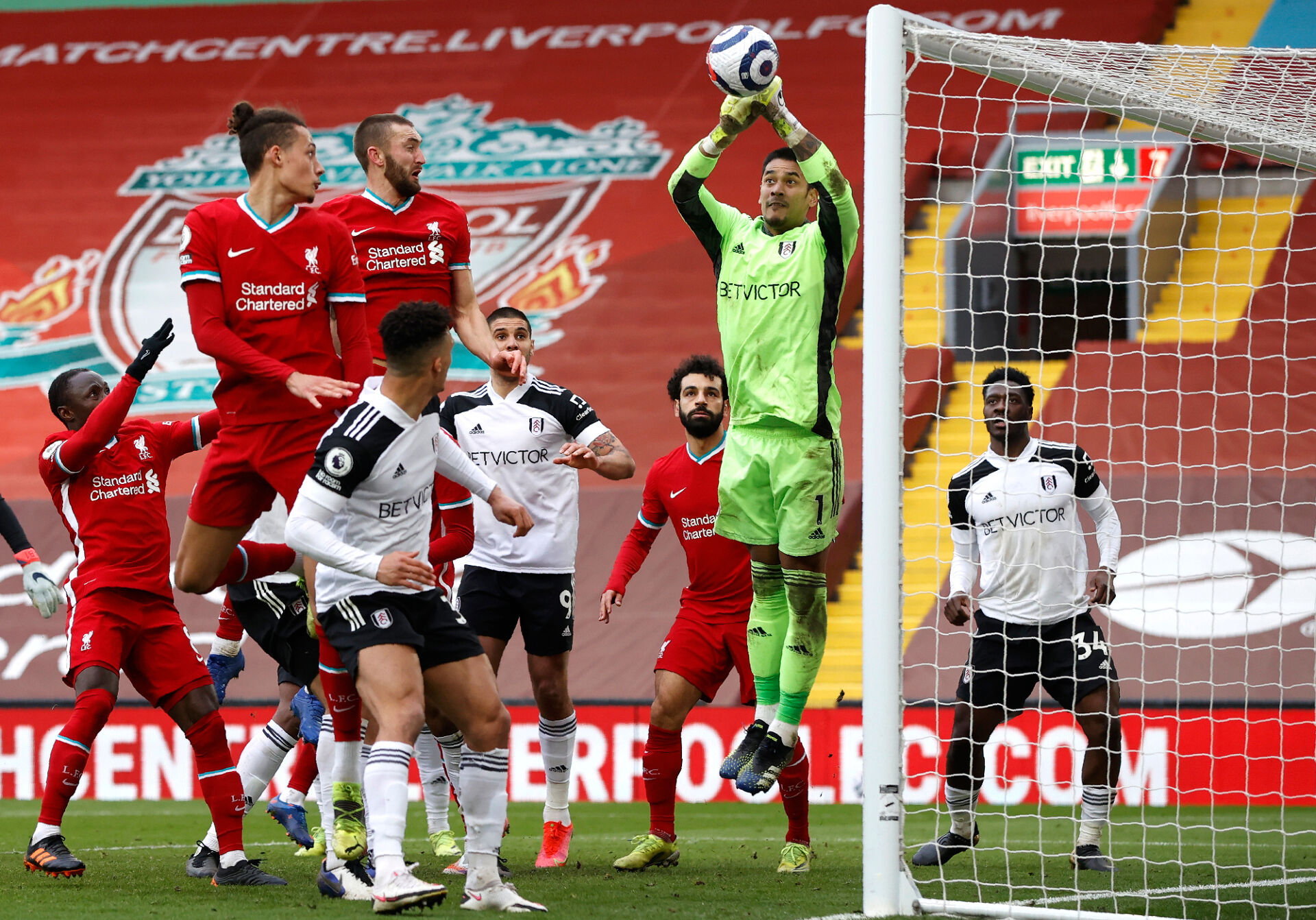 Кошмарът за Ливърпул няма край – шеста поредна загуба на ‘‘Анфийлд‘‘ (ВИДЕО)