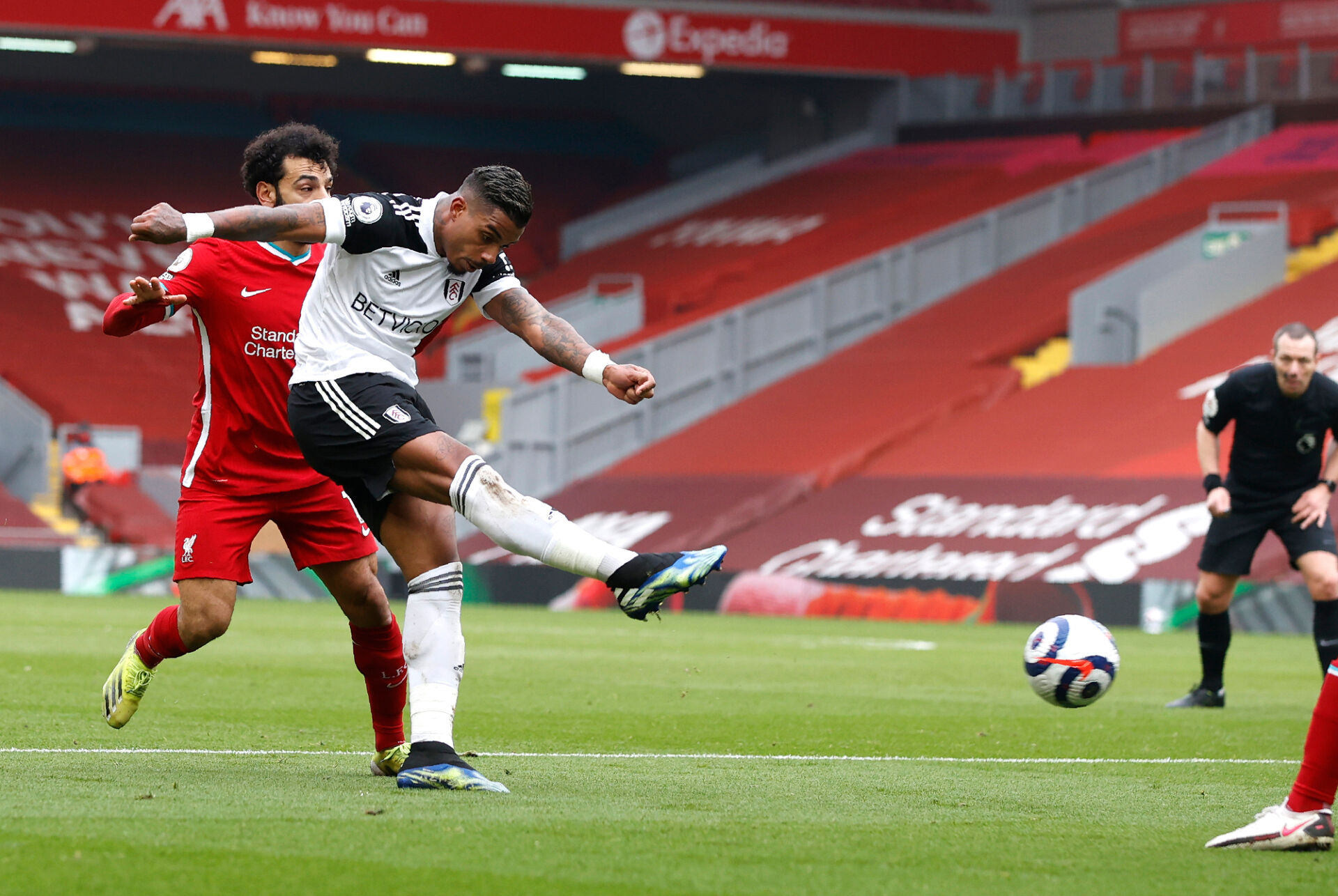 Кошмарът за Ливърпул няма край – шеста поредна загуба на ‘‘Анфийлд‘‘ (ВИДЕО)