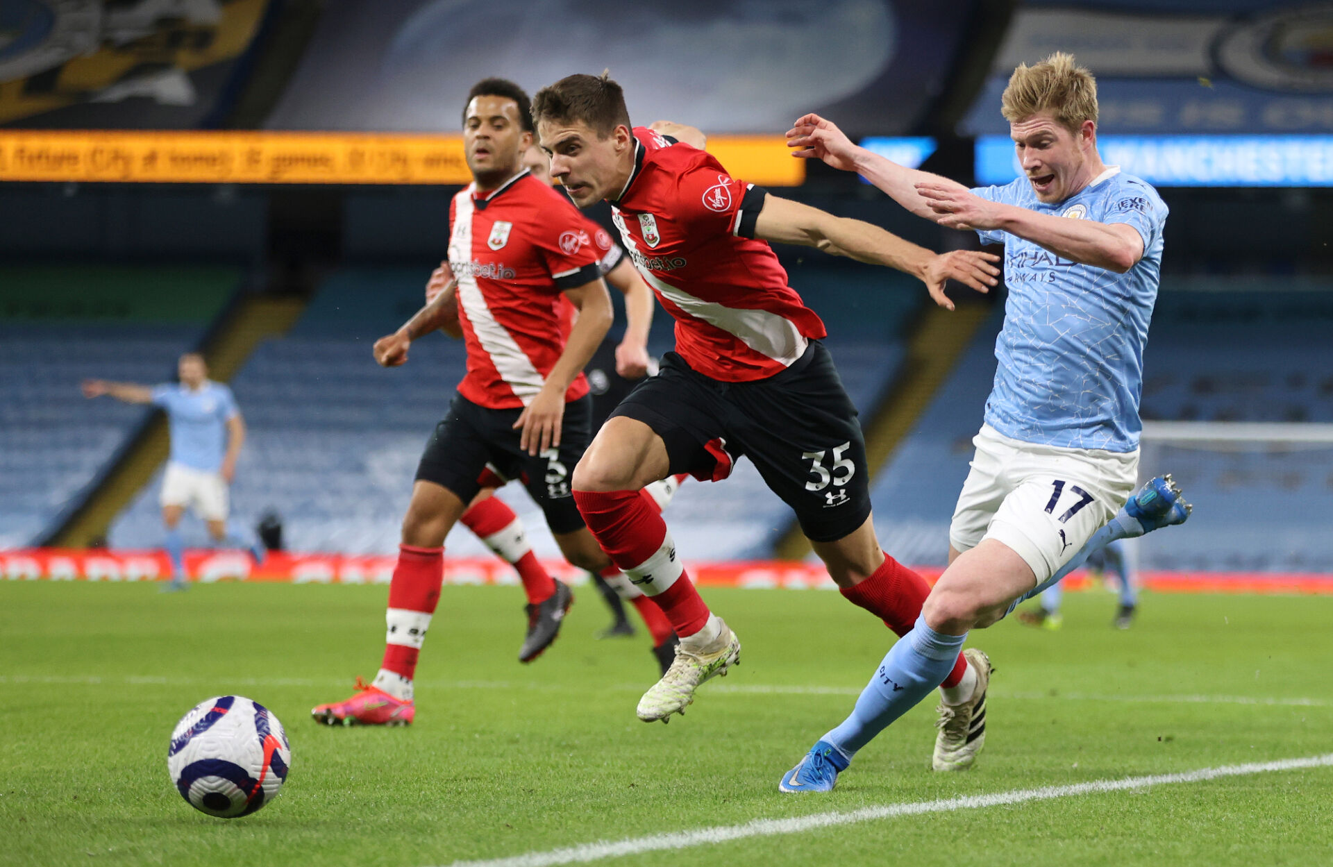 Ман Сити надви Саутхемптън в мач със 7 гола (ВИДЕО)
