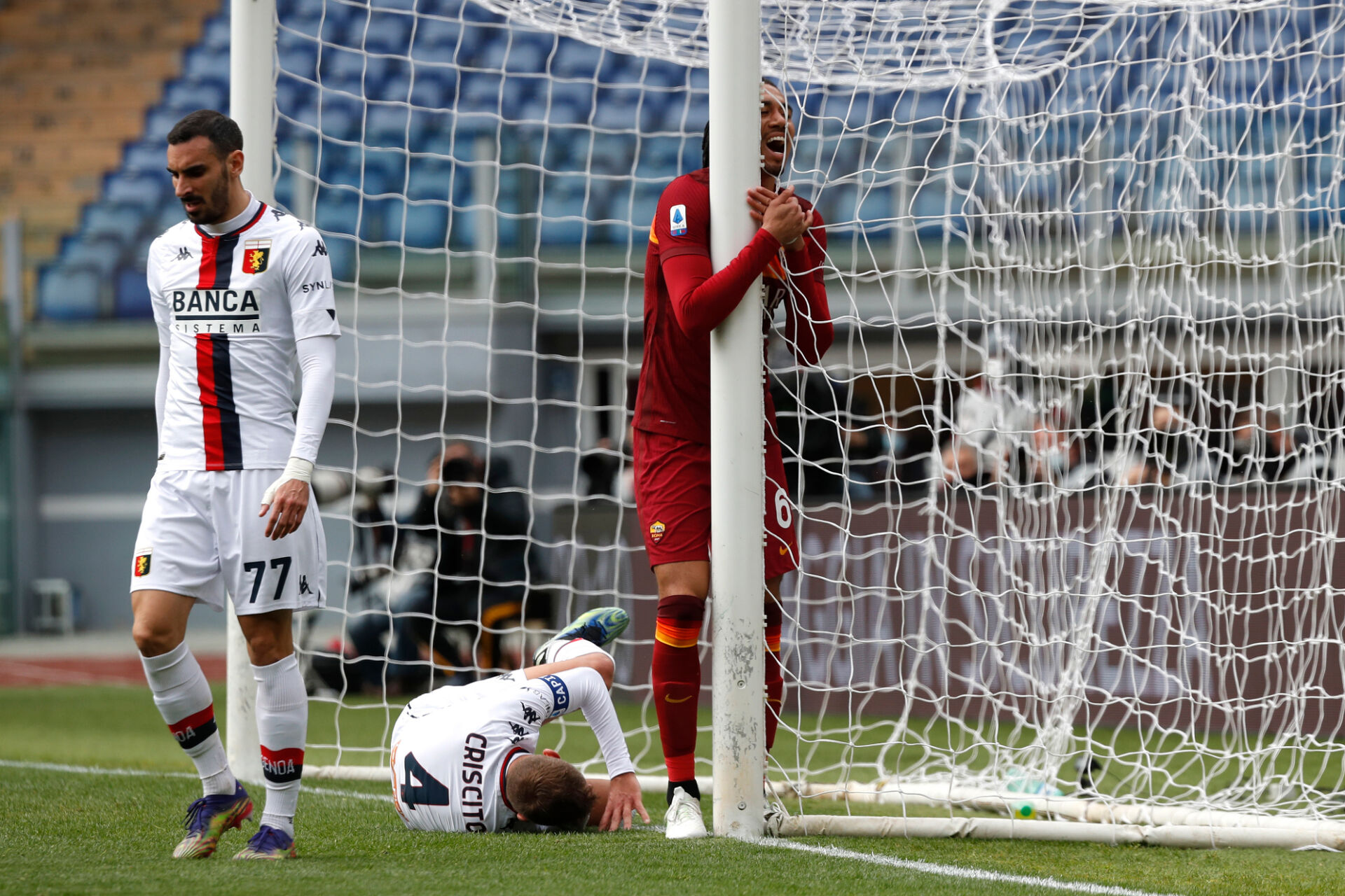Рома се настани в четворката след успех у дома