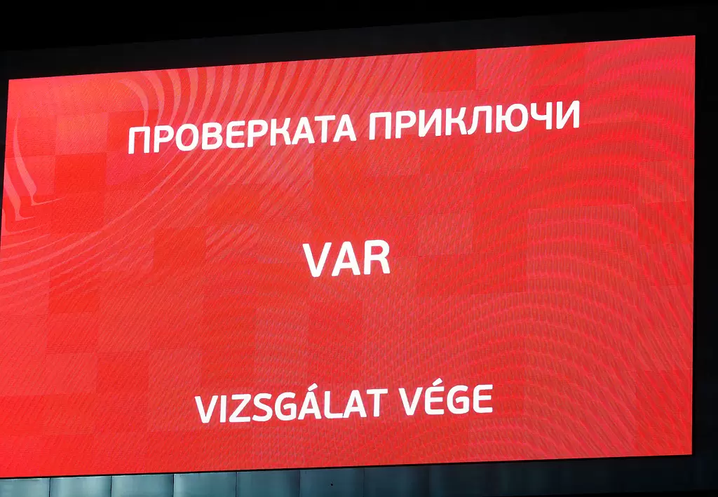С мачовете на Лудогорец и ЦСКА започват тестовете на ВАР преди въвеждането му за плейофа