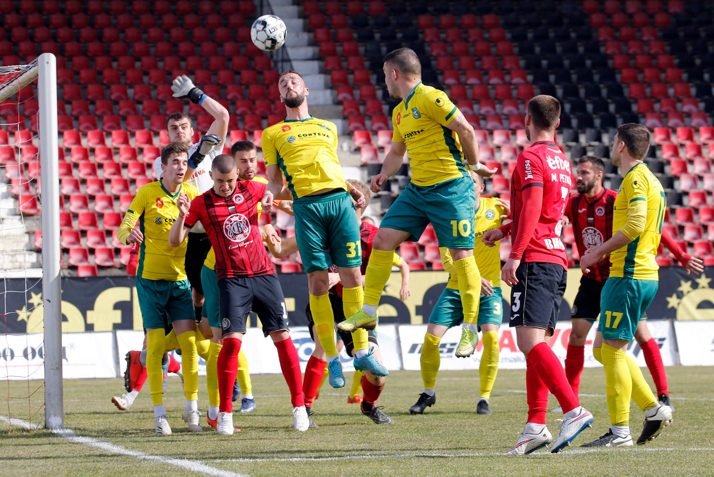 Локо София обърна Добруджа и е само на точка от Пирин