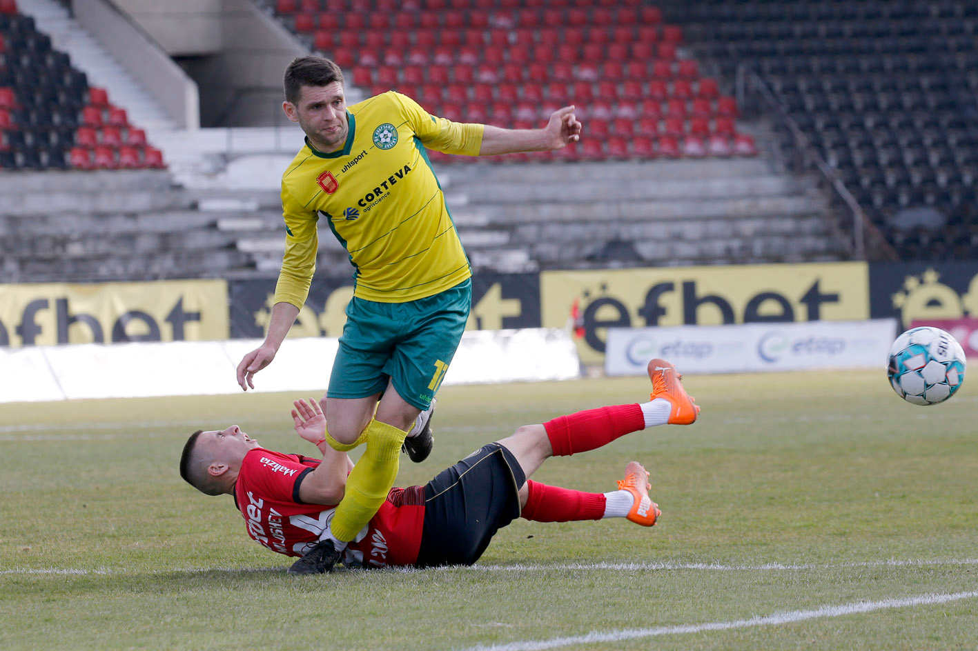 Локо София обърна Добруджа и е само на точка от Пирин