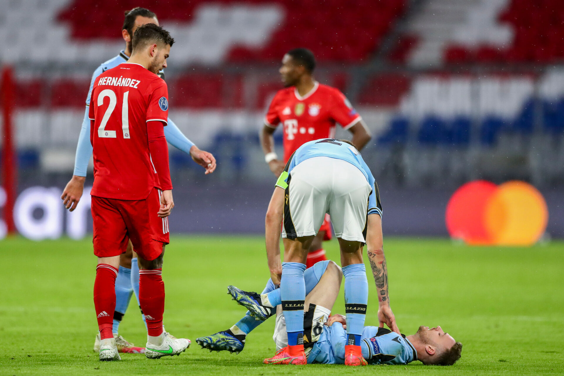 Байерн спести сили, би Лацио и вече официално е сред най-добрите осем в ШЛ