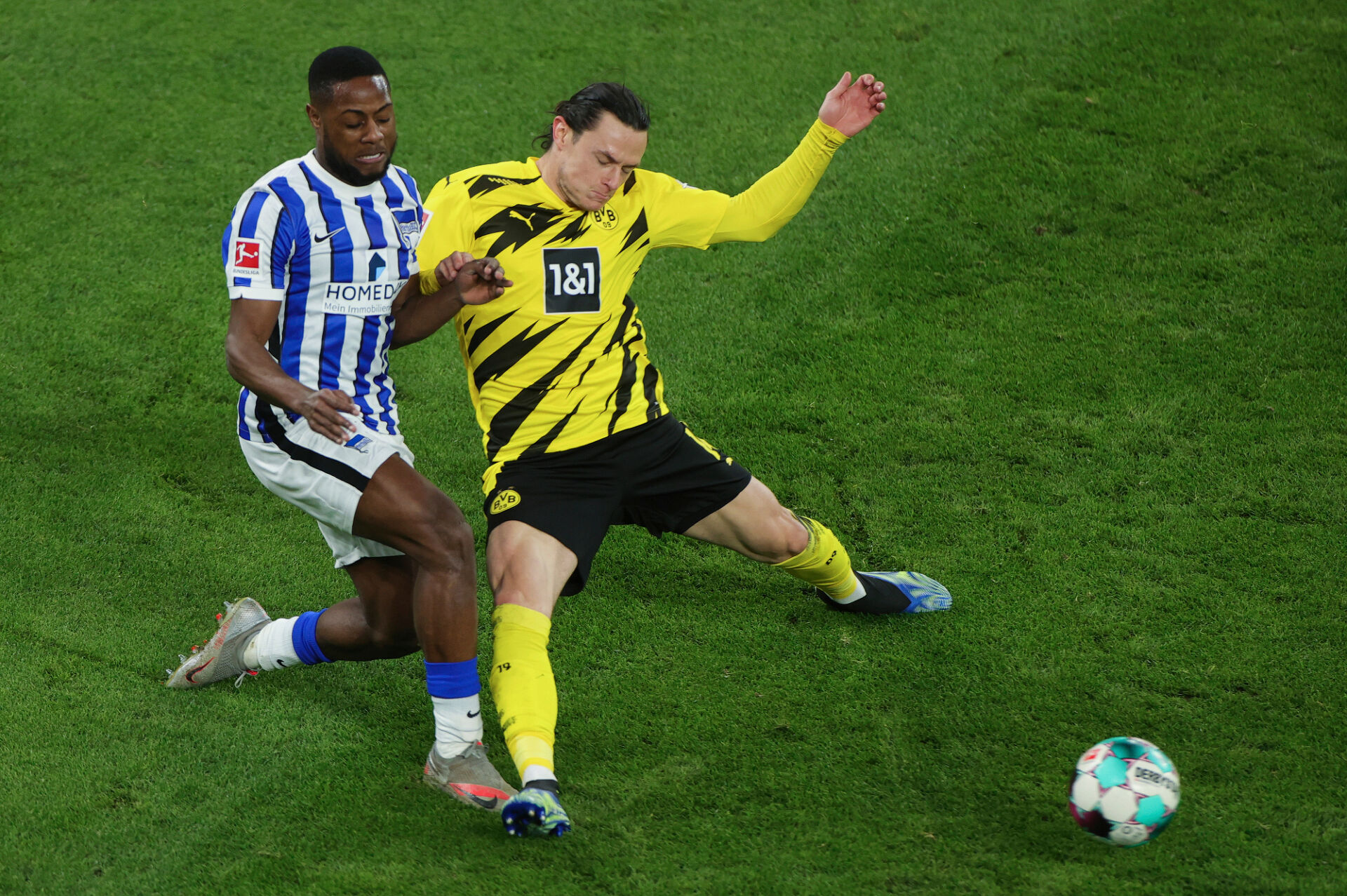 Борусия Дортмунд преодоля съпротивата на Херта за едно полувреме