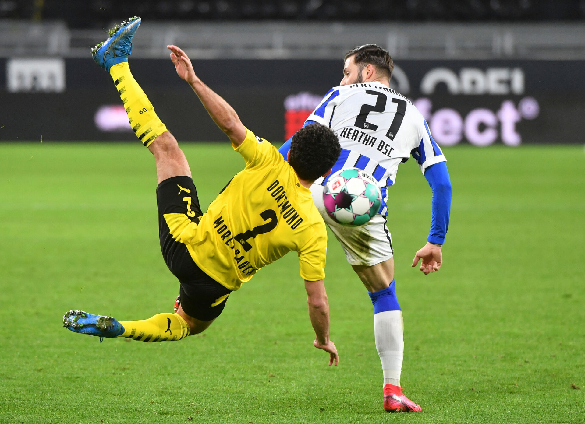 Борусия Дортмунд преодоля съпротивата на Херта за едно полувреме
