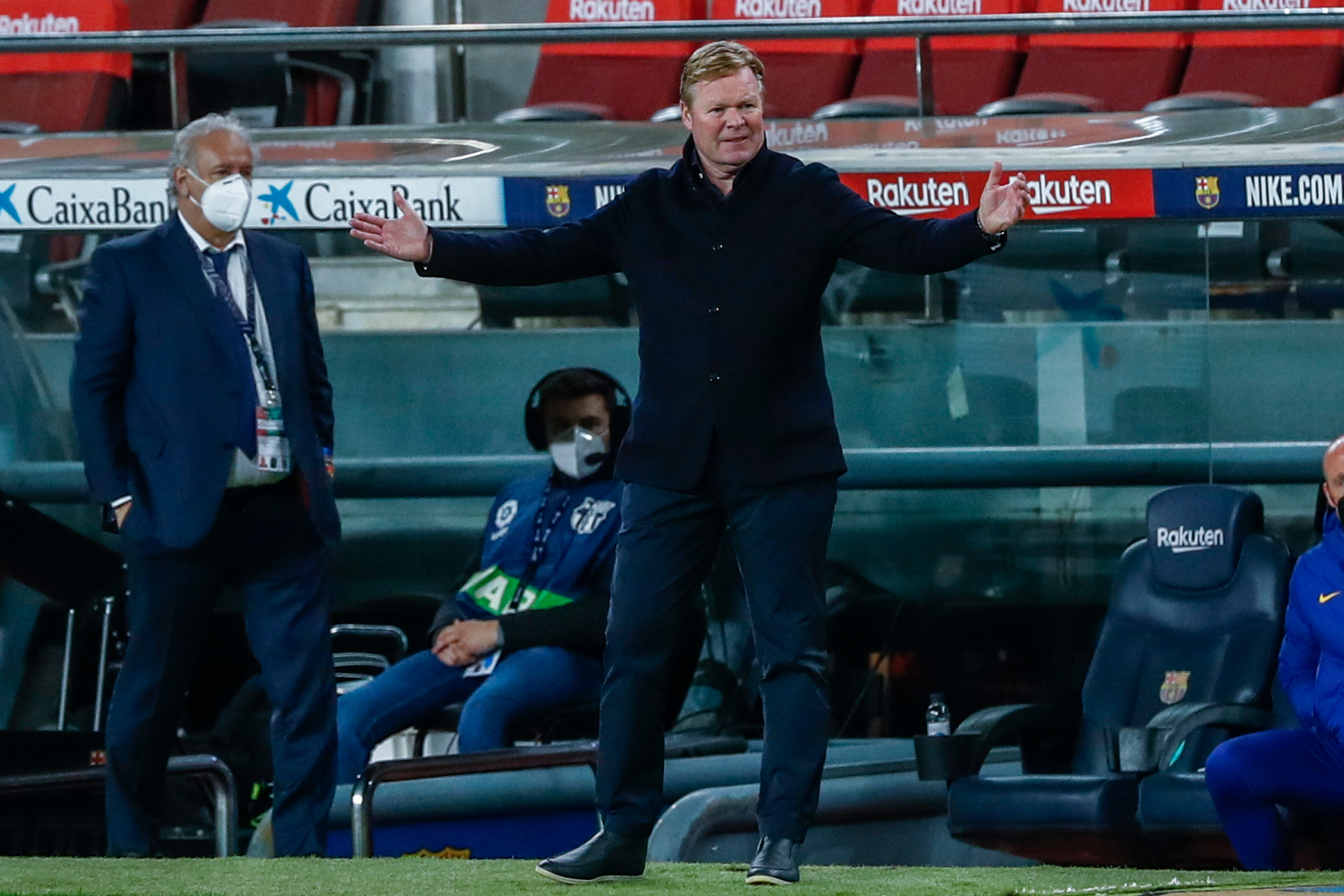 Барса продължава гонитбата с Атлети след убедителен успех над Уеска