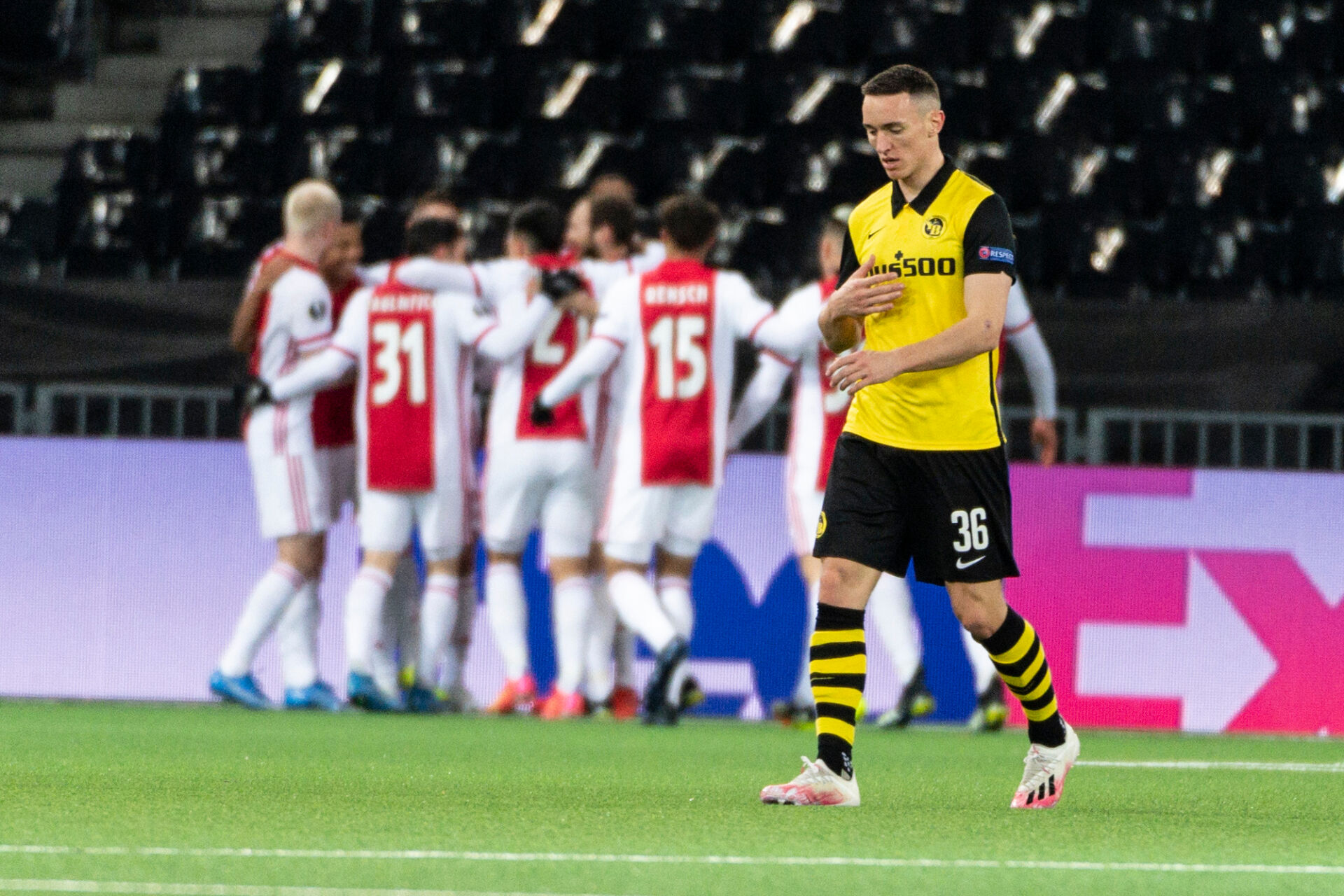 Аякс безкомпромисен срещу Йънг Бойс