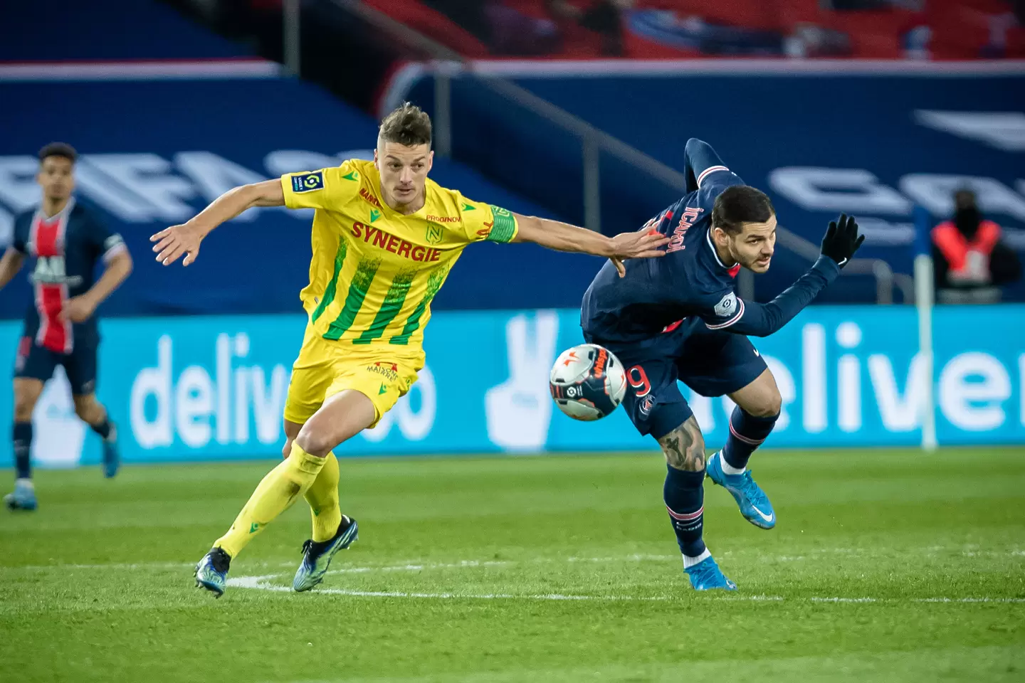 ПСЖ иска да продаде Икарди, за улесни привличането на Меси