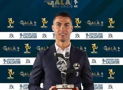 https://www.instagram.com/cristiano/