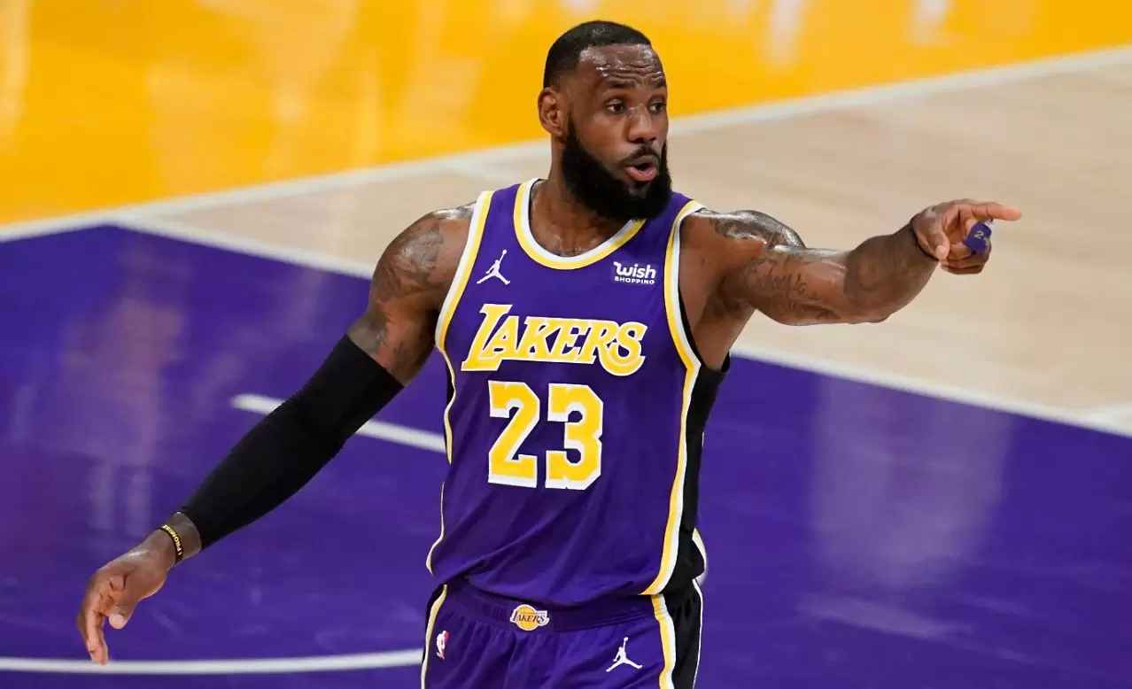Леброн Джеймс влезе в топ 20 на НБА